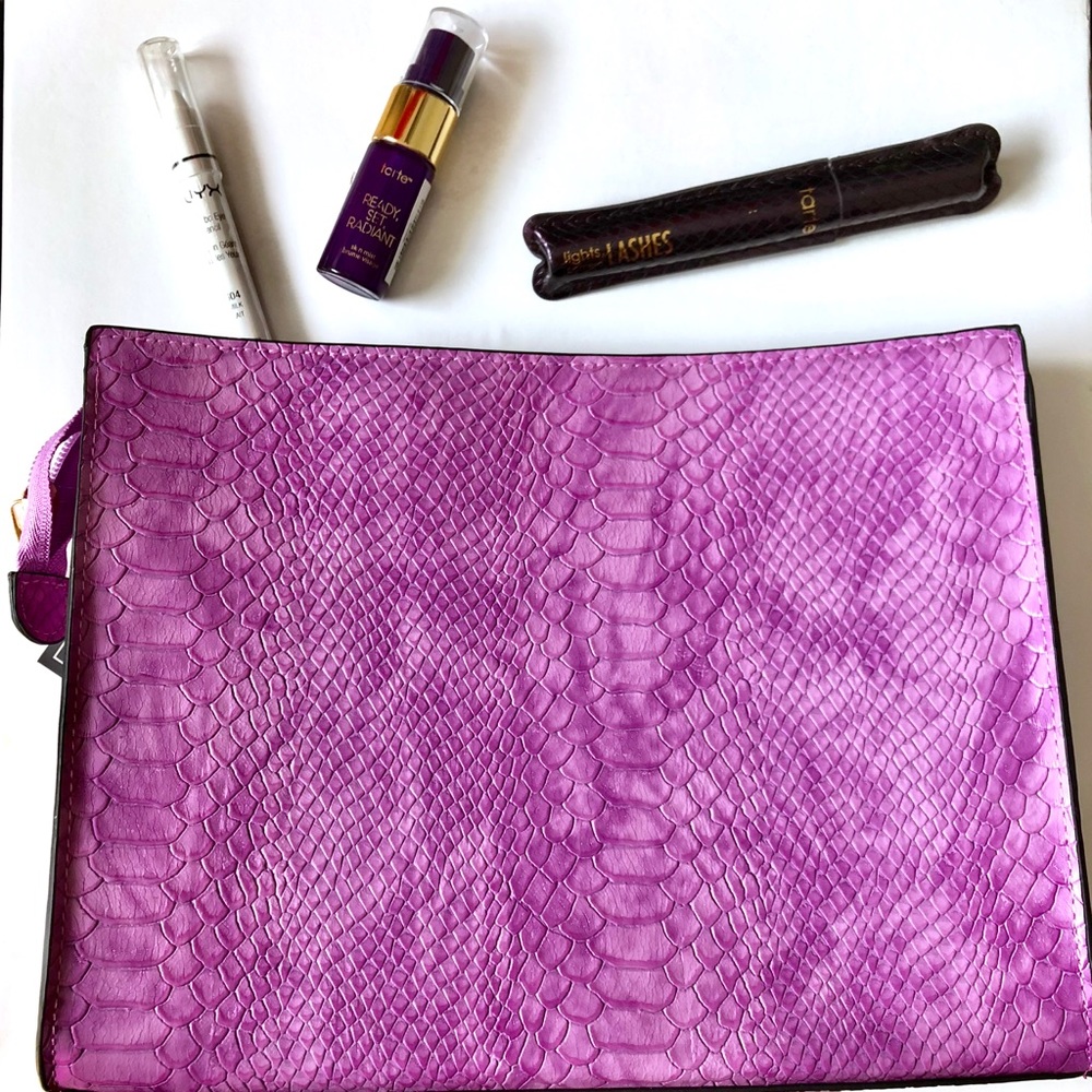 NWT Ulta Textured Cosmetic Case